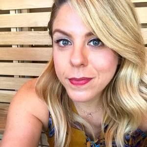 Meet your Posher, Adrienne